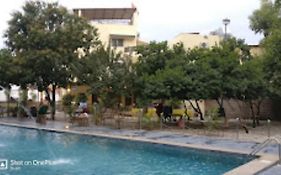 Sagar Saroj Hotel