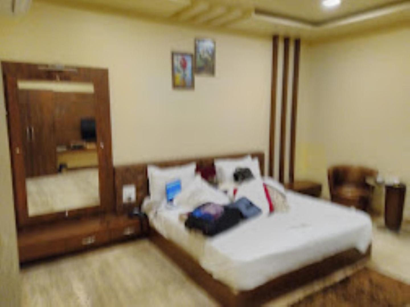 Hotel Saroj Sagar  Exterior photo