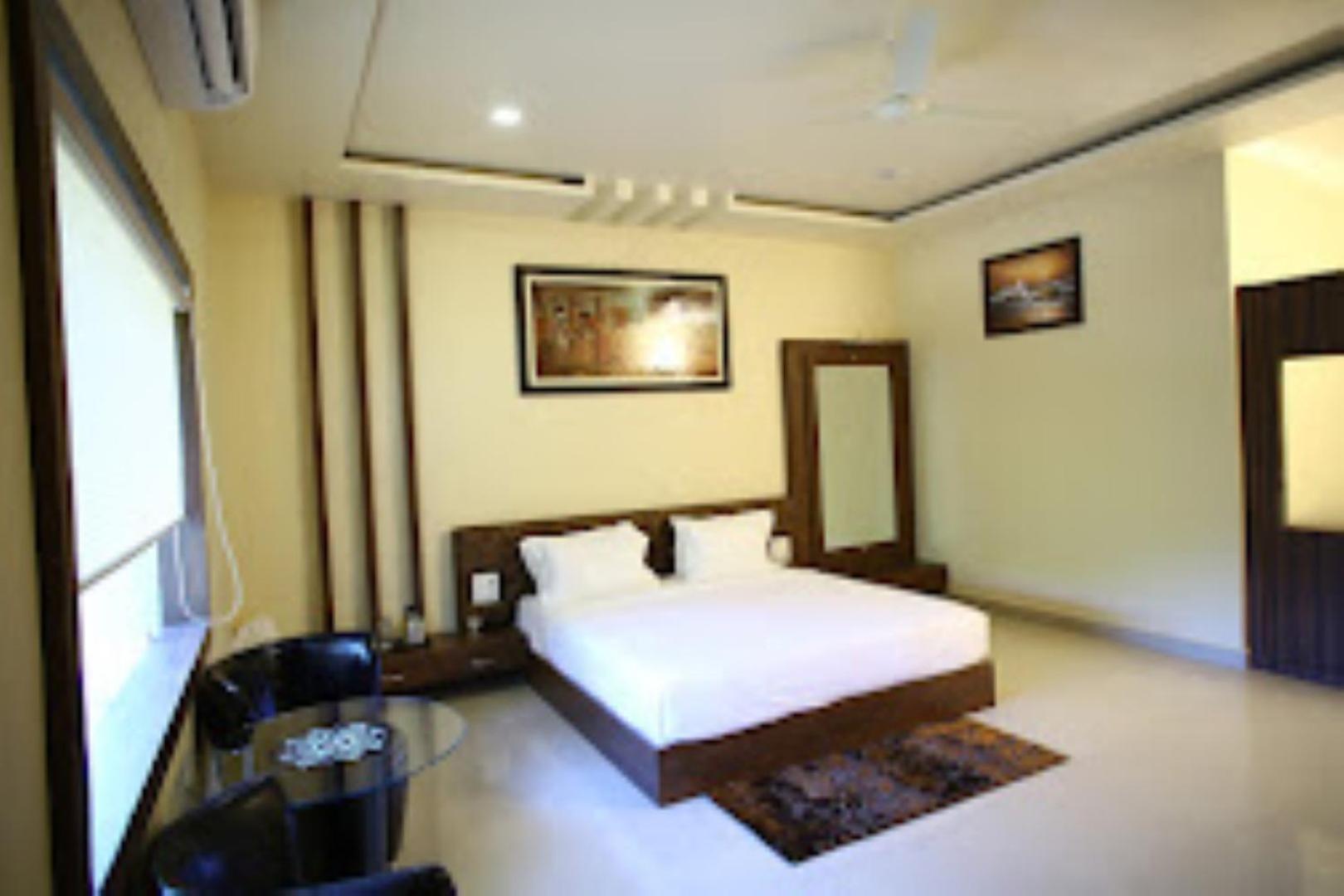 Hotel Saroj Sagar  Exterior photo