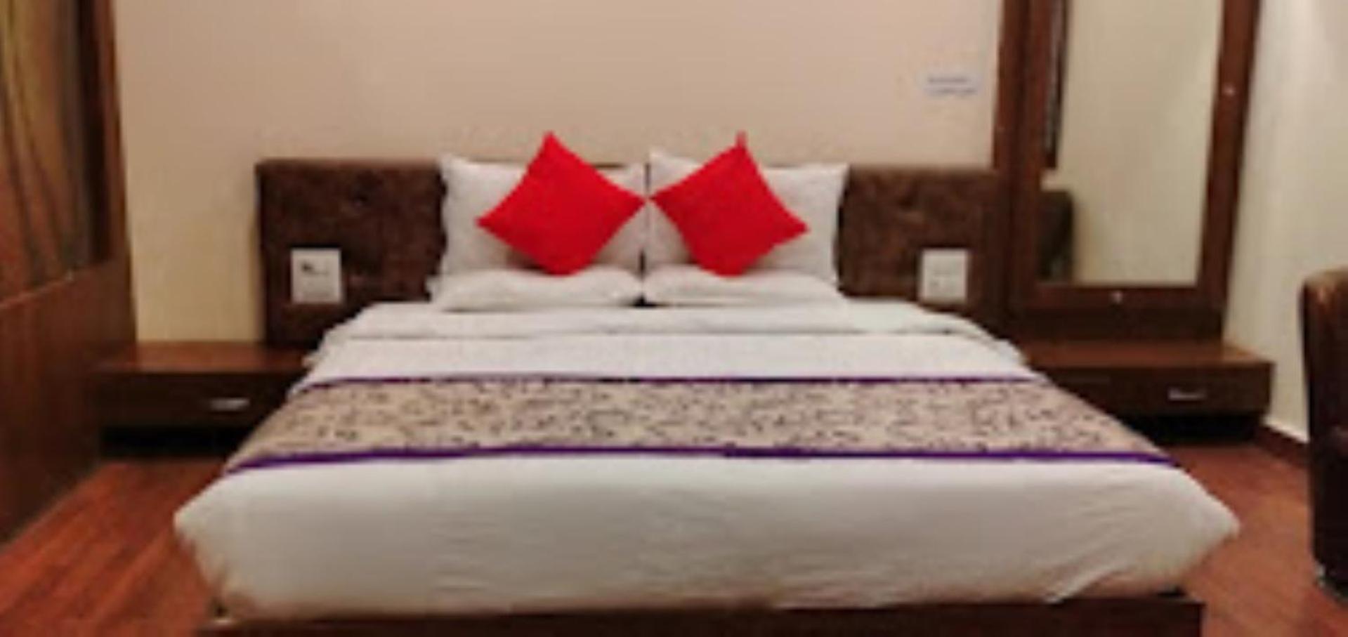 Hotel Saroj Sagar  Exterior photo