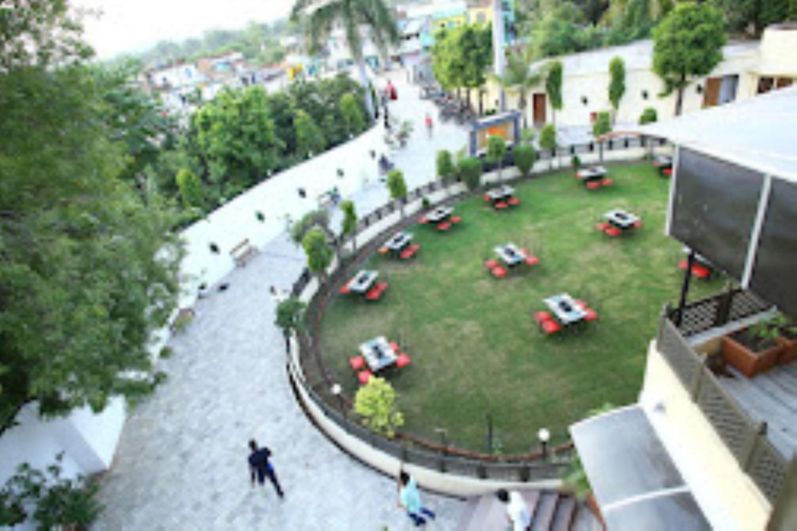 Hotel Saroj Sagar  Exterior photo